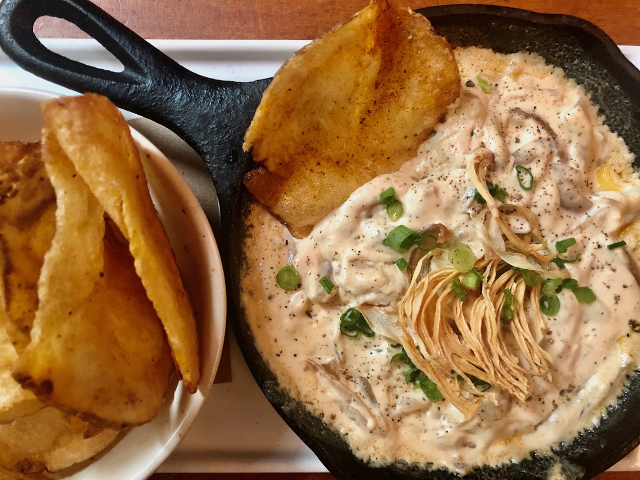 Smoked onion dip & old bay chips
