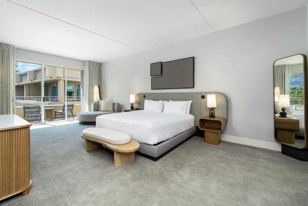 Suite guest room