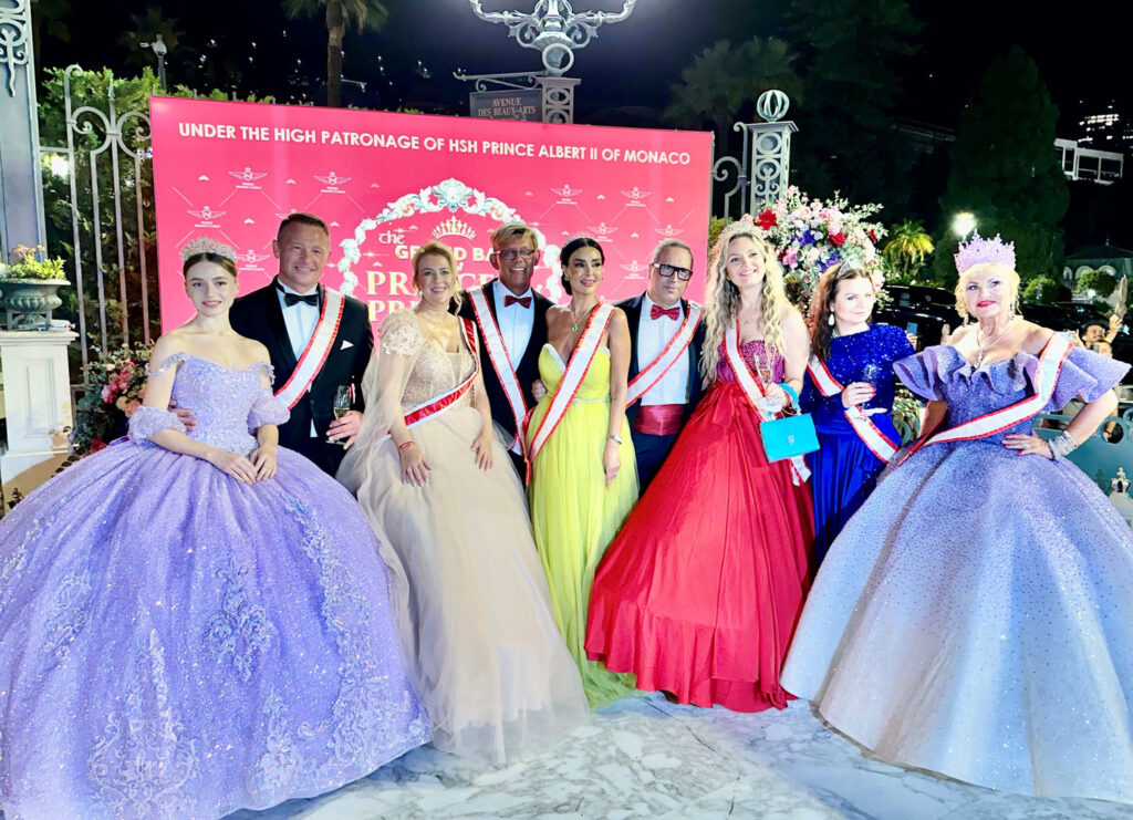 Grand Ball attendees