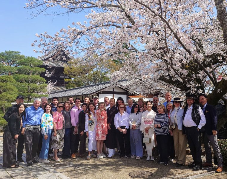 Group-picture-at-Komyoin-Temple-in-Kyoto-Japan