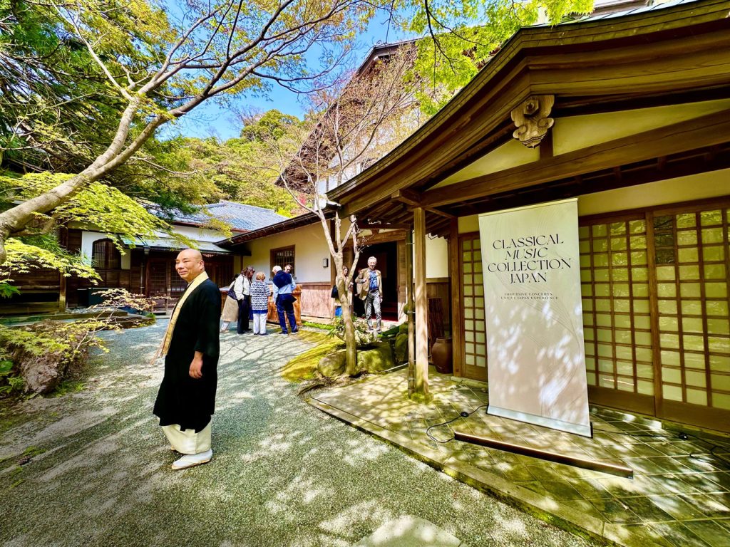 The monk at Nikaido Temple in Kamakura City