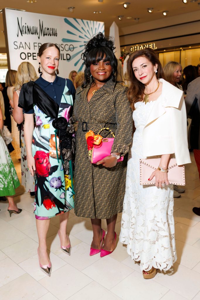 Chloe King, Aquila Farrell, Maryam Muduroglu
