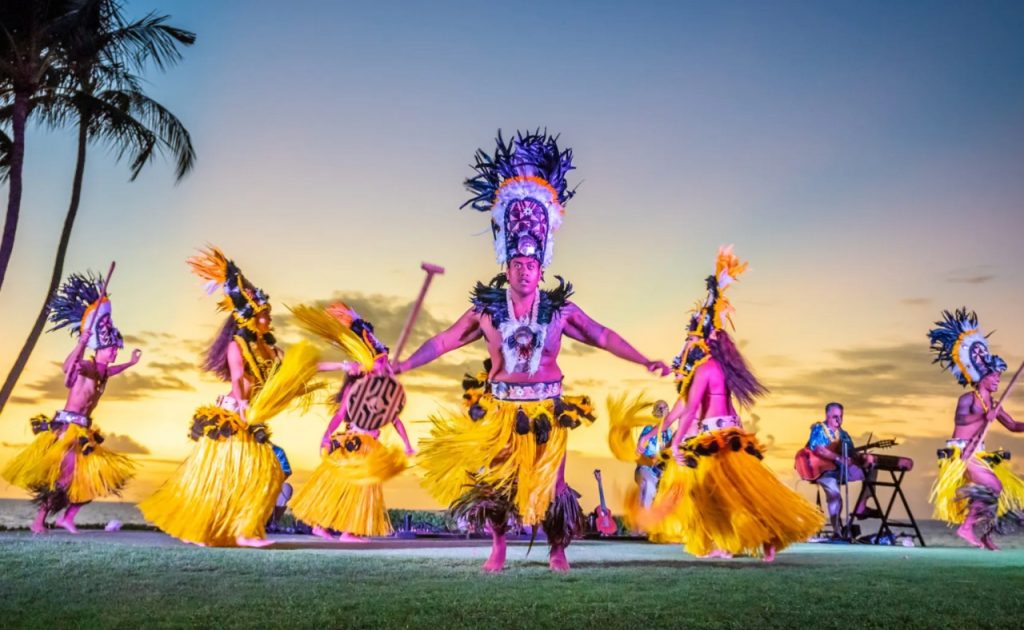 Feast at Mōkapu Lu'au.