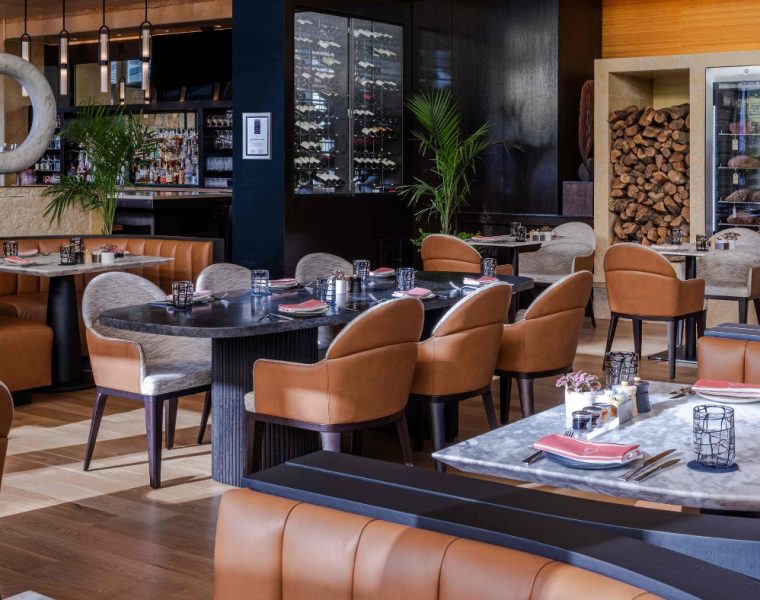 Quattro Restaurant and Bar front dining room.