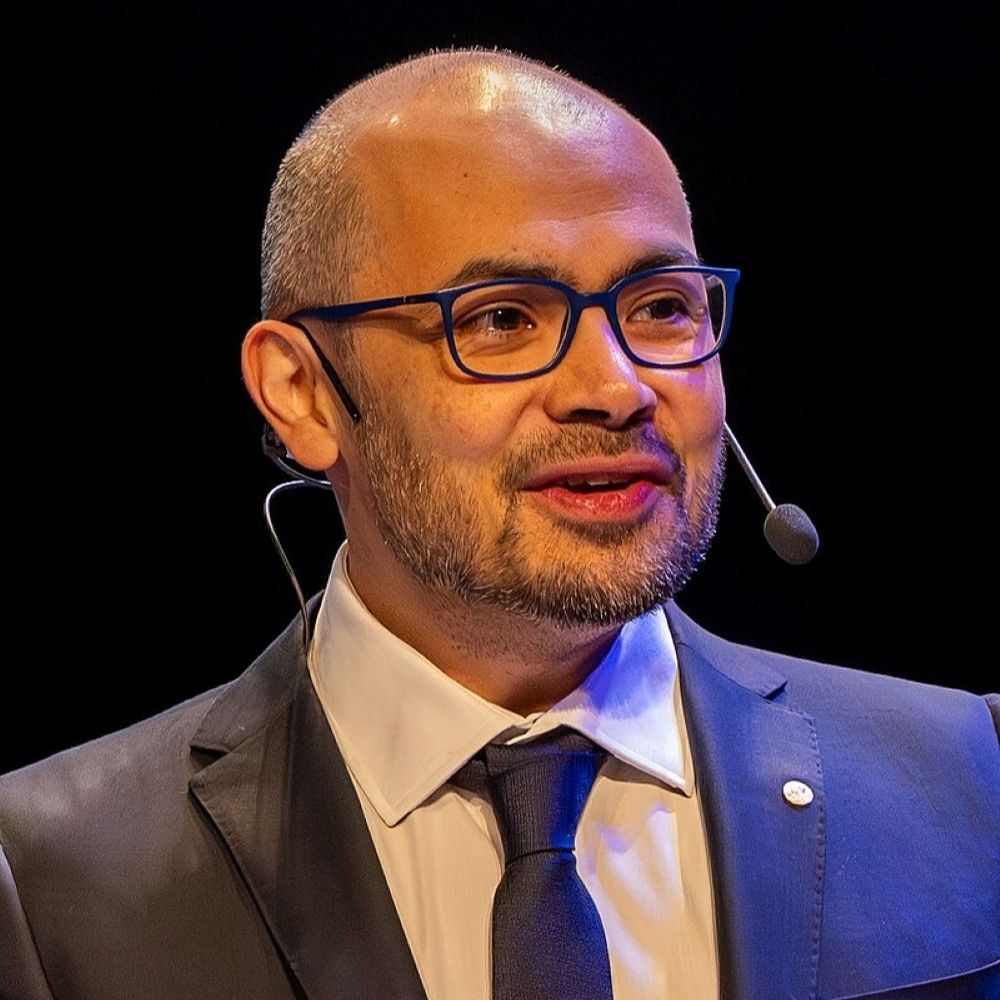 DEMIS HASSABIS