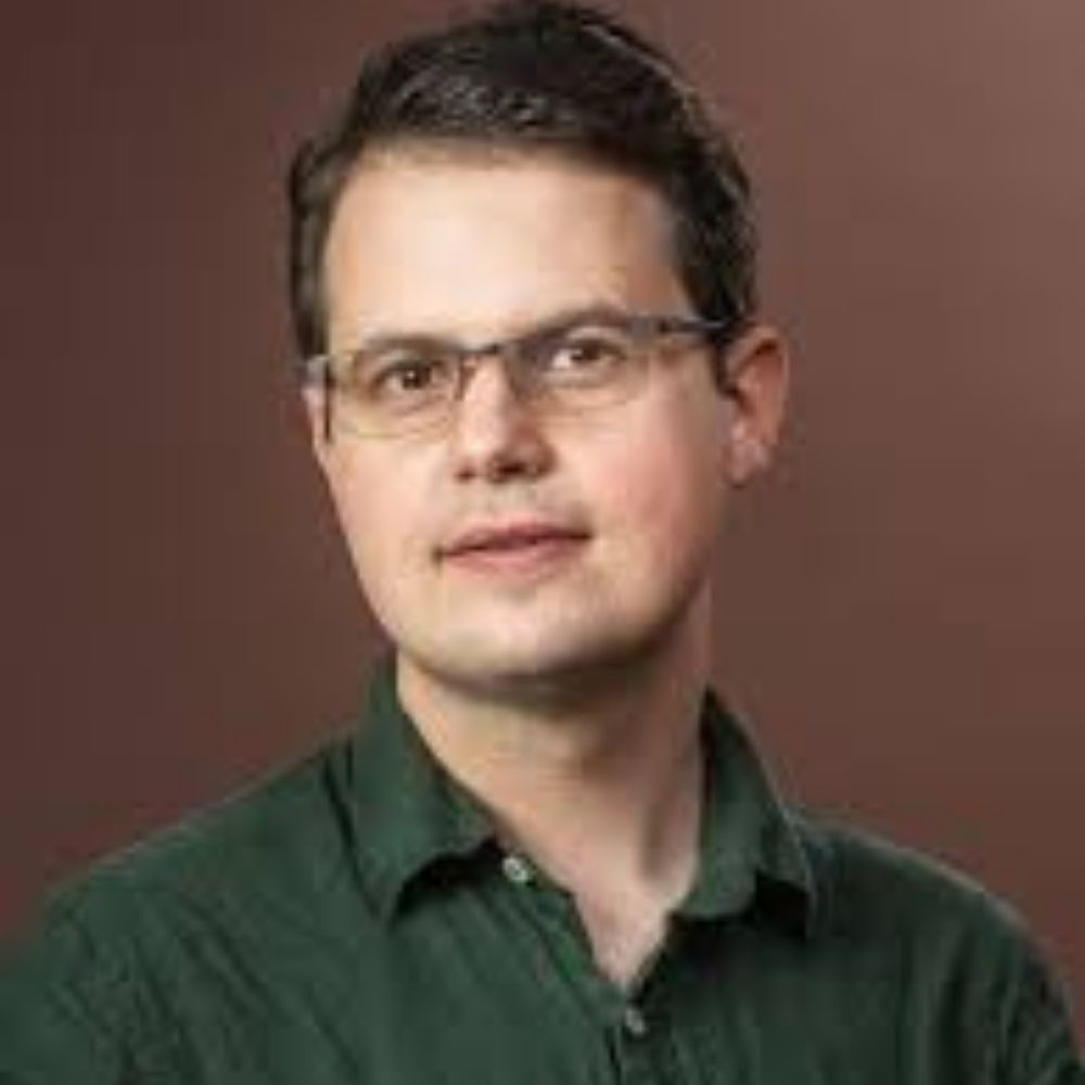 CHRIS OLAH