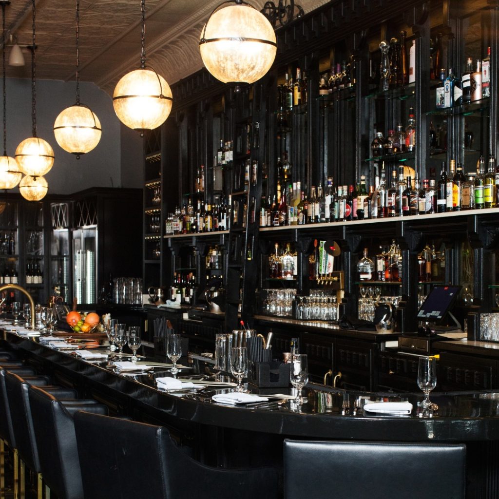 Parchetto restaurant bar.